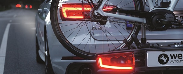 [Translate to Dutch:] Der Fahrradträger bikelander transportiert die Fahrräder sicher & comfortabel