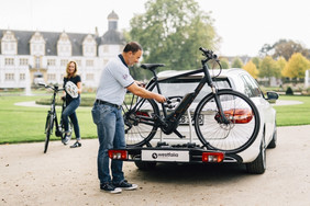 Zusammenklappbarer Kupplungsträger Westfalia BC 60 Fahrrad Modell 2018 Universal-Radträger mit 60 kg Zuladung Erweiterungssatz für 3 Fahrradträger für Anhängerkupplung inkl